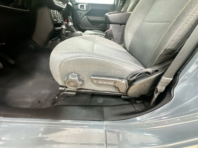 Used 2024 Jeep Wrangler Unlimited Sport AWD/4WD image 22