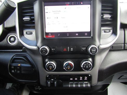 Used 2024 RAM 2500 Big Horn w/ Off Road Package AWD/4WD image 13