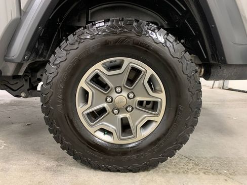 Used 2020 Jeep Gladiator Sport w/ Quick Order Package 24S image 20