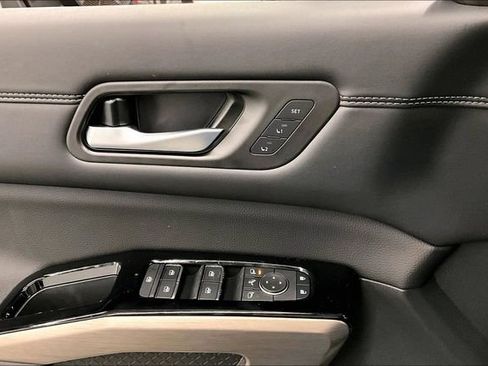 New 2025 Nissan Pathfinder Platinum w/ Lighting Package (N93) image 30