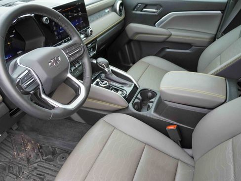 Used 2023 Chevrolet Colorado ZR2 w/ ZR2 Convenience Package III image 9