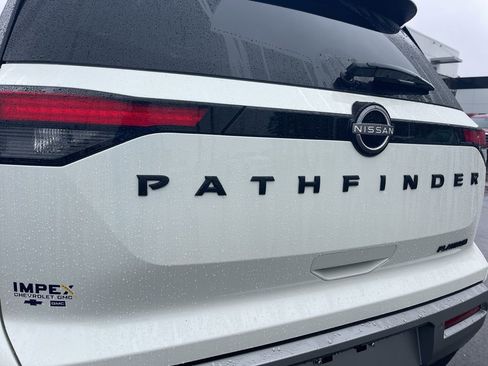 Used 2024 Nissan Pathfinder Platinum w/ Black Appearance Package image 37
