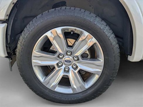 Used 2017 Ford F150 Platinum w/ Equipment Group 701A Luxury AWD/4WD image 27