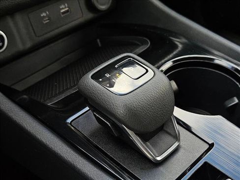 Used 2023 Nissan Rogue SV image 17