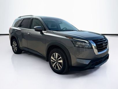 Used 2025 Nissan Pathfinder SL