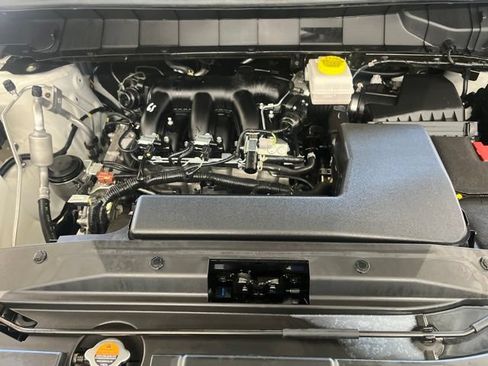 Certified 2025 Nissan Pathfinder Platinum w/ Cargo Package FWD image 21