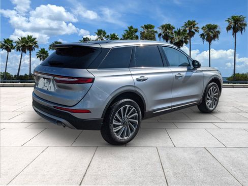 Used 2024 Lincoln Corsair Reserve image 8