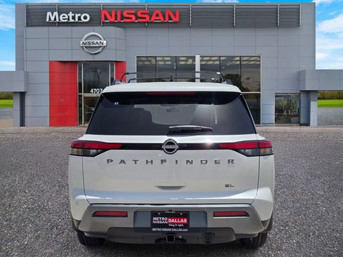 New 2026 Nissan Pathfinder SL FWD image 5