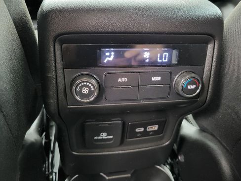 Used 2023 GMC Acadia SLE w/ Driver Convenience Package FWD image 29