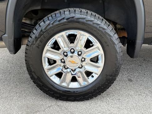 Certified 2024 Chevrolet Silverado 2500 High Country w/ High Country Premium Package AWD/4WD image 16