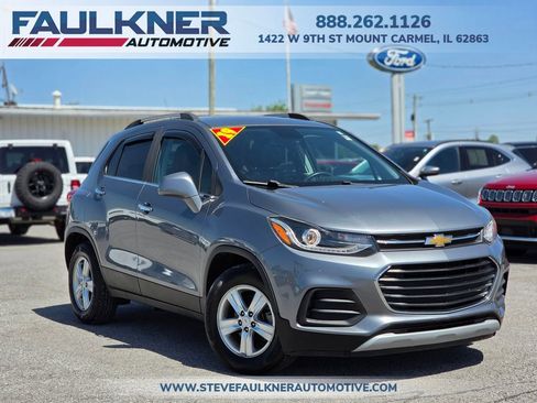 Used 2019 Chevrolet Trax LT w/ LT Convenience Package FWD image 1