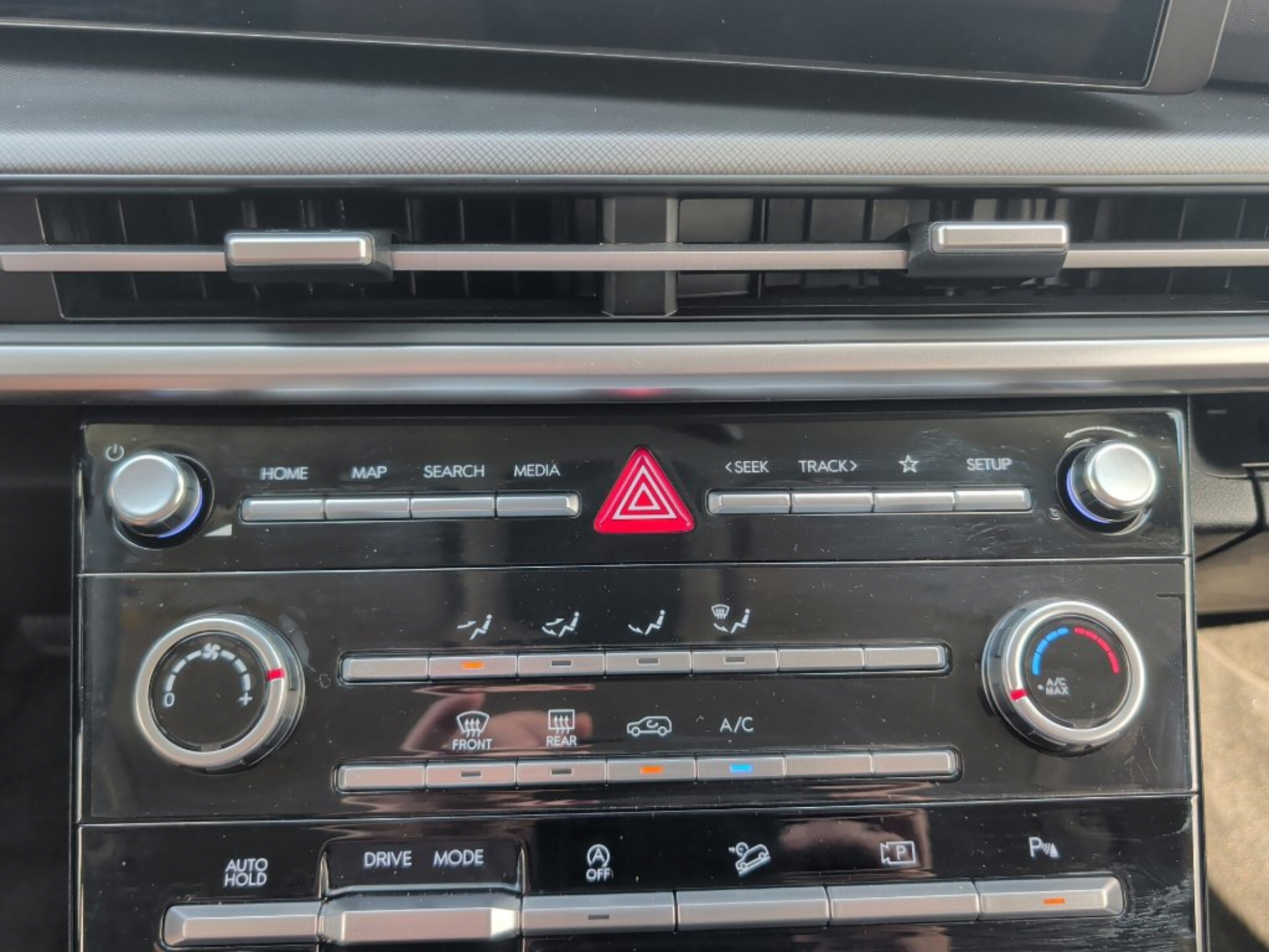 Certified 2026 Hyundai Santa Fe SE FWD image 13
