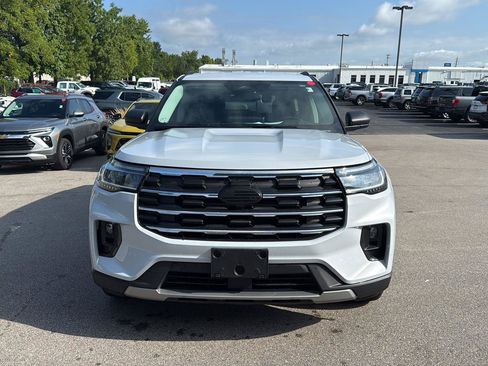 Used 2026 Ford Explorer Active w/ Active Comfort Package AWD/4WD image 8