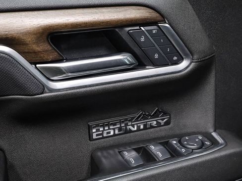 Certified 2025 Chevrolet Silverado 1500 High Country w/ Technology Package image 22