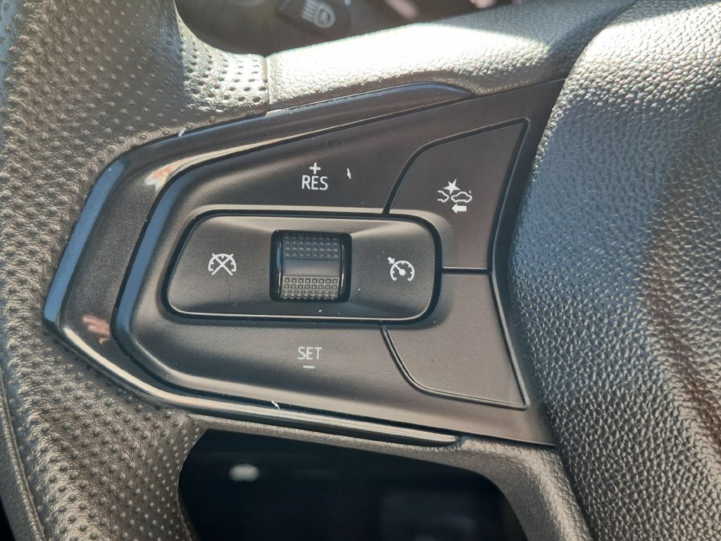 Used 2025 Chevrolet TrailBlazer LT AWD/4WD image 19