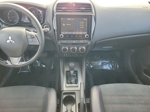 Used 2024 Mitsubishi Outlander Sport SE image 13