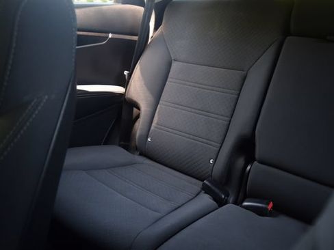 Used 2017 Kia Sorento FWD image 15