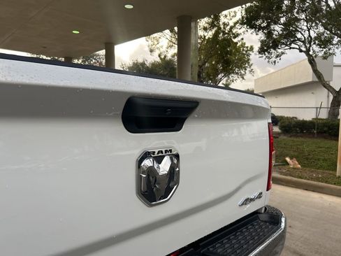 Used 2024 RAM 3500 Tradesman w/ Chrome Appearance Group image 21