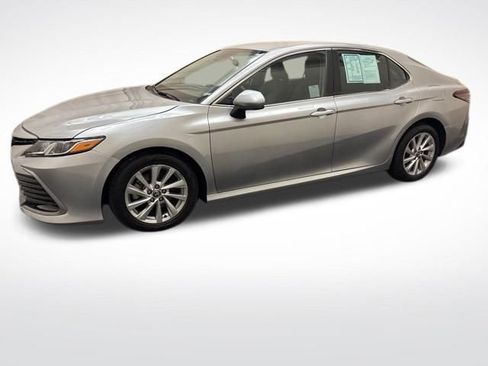 Used 2023 Toyota Camry LE image 8