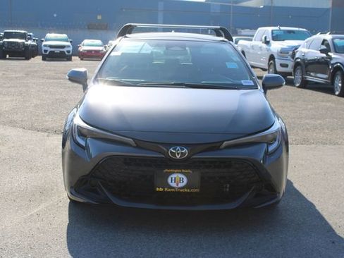 Used 2023 Toyota Corolla SE w/ SE Premium Package FWD image 2
