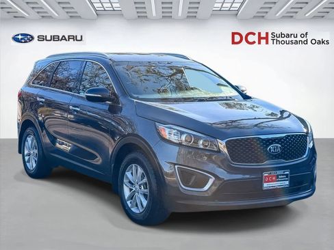 Used 2016 Kia Sorento LX image 3