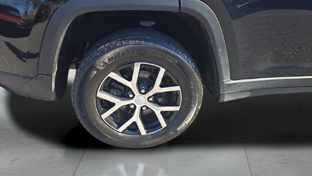 Used 2023 Jeep Grand Cherokee Limited AWD/4WD image 28
