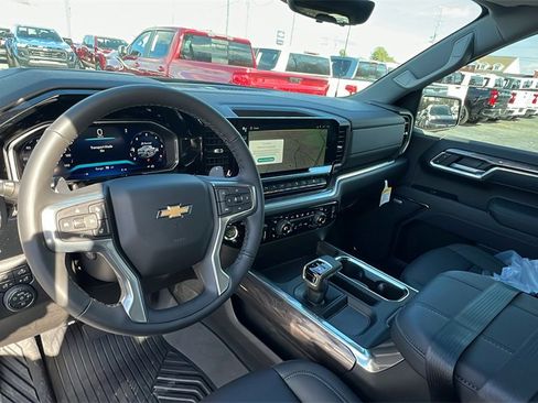 New 2026 Chevrolet Silverado 1500 LTZ w/ LTZ Premium Package image 18