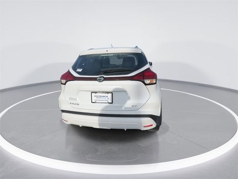 Used 2023 Nissan Kicks SV image 7