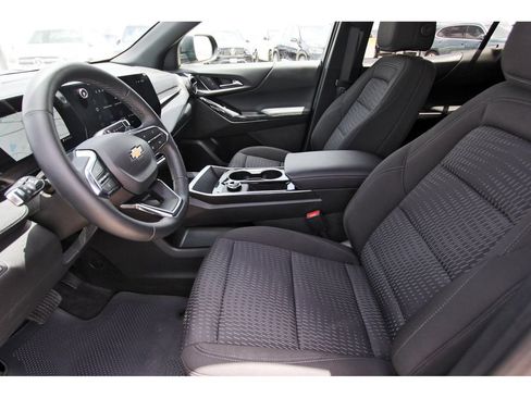 Used 2026 Chevrolet Equinox LT FWD image 6