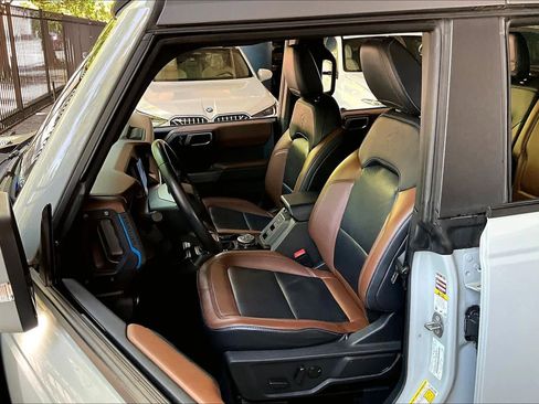 Used 2022 Ford Bronco Outer Banks w/ Sasquatch Package AWD/4WD image 9