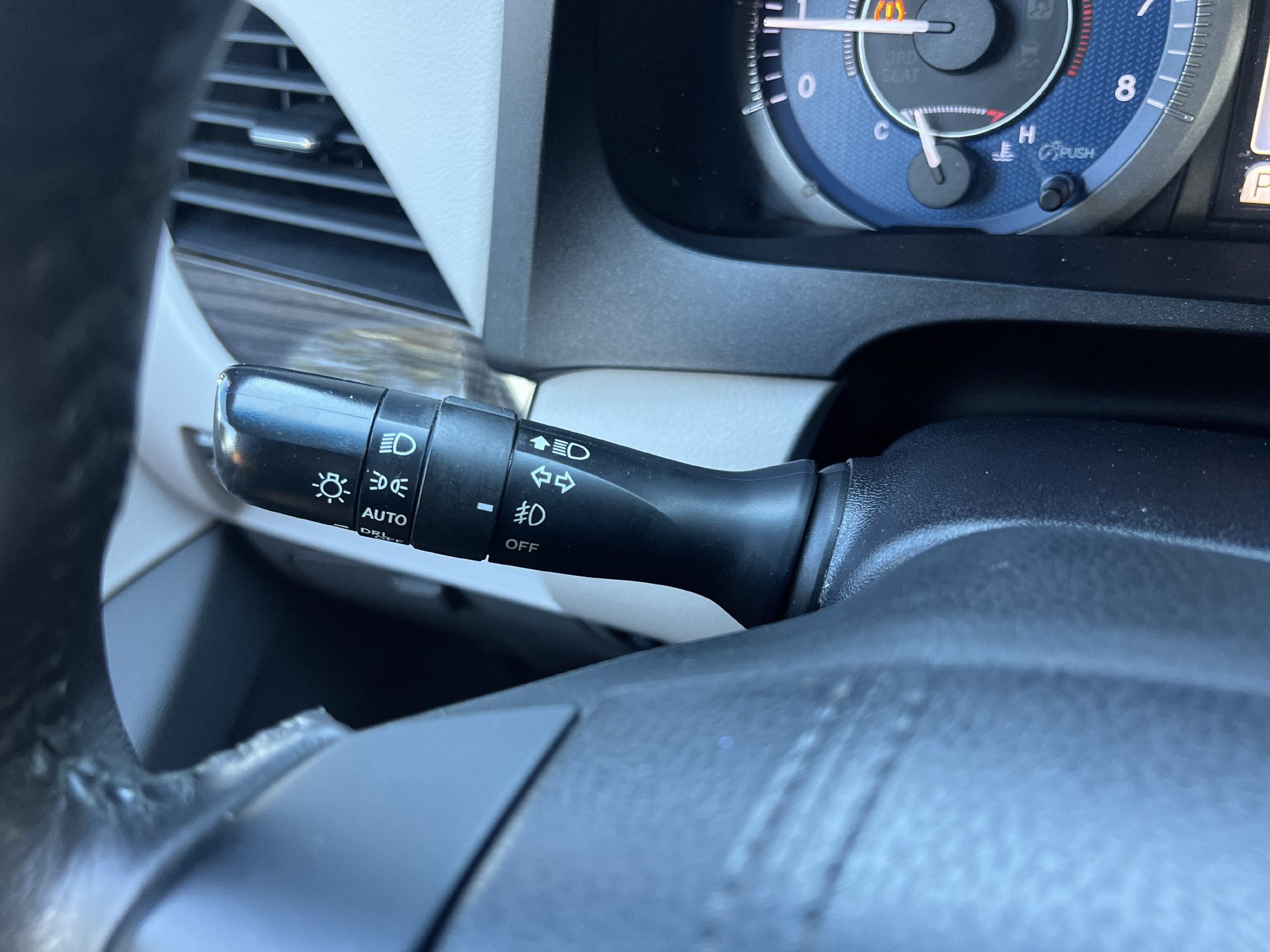 Used 2016 Toyota Sienna XLE w/ XLE Navigation Package FWD image 11