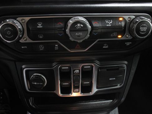 Used 2022 Jeep Gladiator Sport image 18