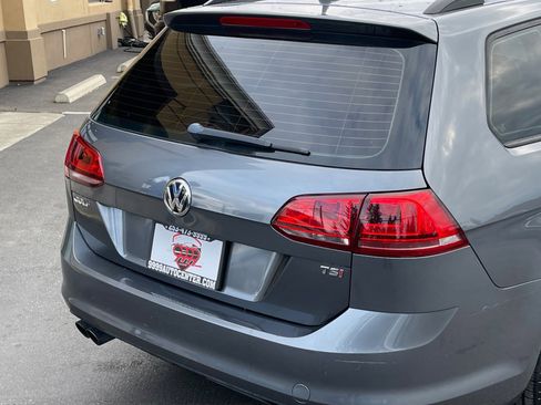 Used 2016 Volkswagen Golf S image 6