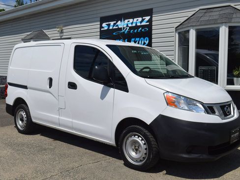 Used 2015 Nissan NV200 S w/ Back Door Glass Package image 7