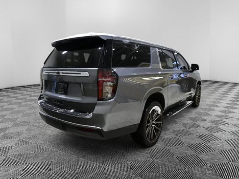 Used 2022 Chevrolet Suburban LT w/ Luxury Package image 5