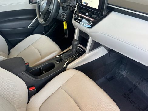 Used 2025 Toyota Corolla Cross L FWD image 19