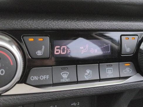 Used 2025 Nissan Versa SR FWD image 20