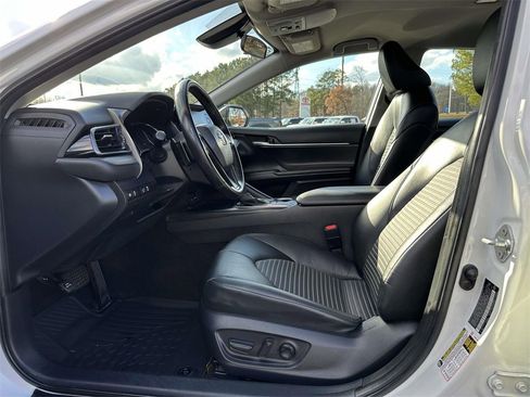 Used 2023 Toyota Camry SE image 16