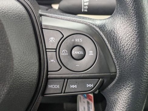 Used 2025 Toyota Corolla LE image 20