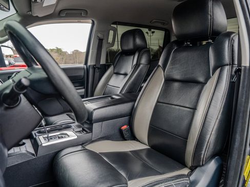 Used 2018 Toyota Tundra SR5 w/ SR5 Upgrade Package image 27