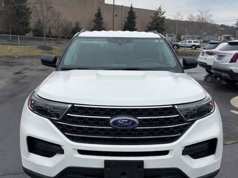 Used 2022 Ford Explorer XLT w/ Class IV Trailer Tow Package image 2