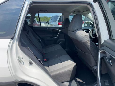 Used 2025 Toyota RAV4 XLE FWD image 12
