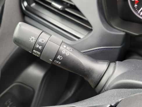 Used 2025 Subaru Forester Premium AWD/4WD image 32