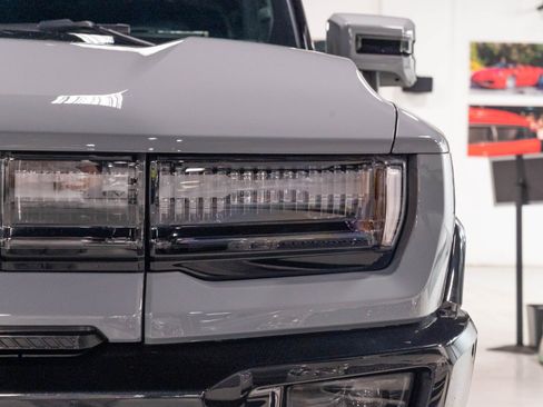 Used 2025 GMC Hummer EV 3X AWD/4WD image 8
