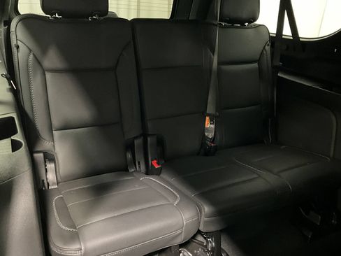Used 2025 GMC Yukon XL Denali AWD/4WD image 25