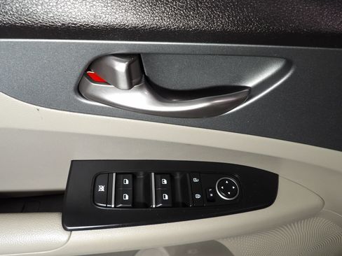 Used 2021 Kia Forte LXS FWD image 8