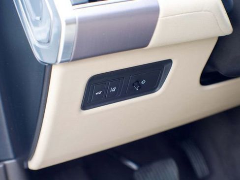 Used 2017 Land Rover Range Rover Sport HSE image 36