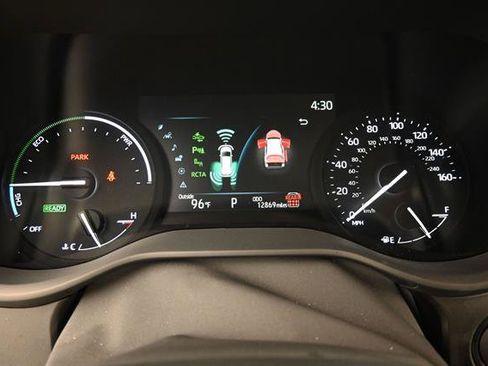 Used 2025 Toyota Sienna XLE FWD image 10