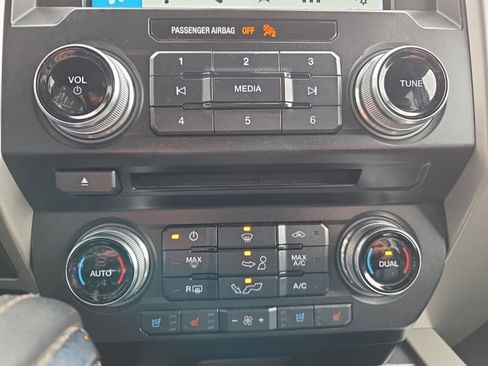 Used 2017 Ford F150 Lariat w/ Equipment Group 502A Luxury image 23