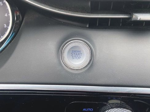 Used 2022 Genesis GV70 2.5T w/ Select Package image 17